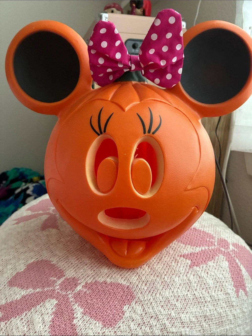 Disney Minnie Mouse pumpkin blow mold